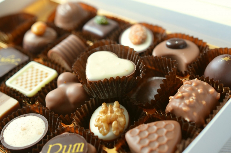 chocolaterie-BAGNOLS EN FORET-min_chocolates_food_candy_calories_nibble_chocolate_heart-782043